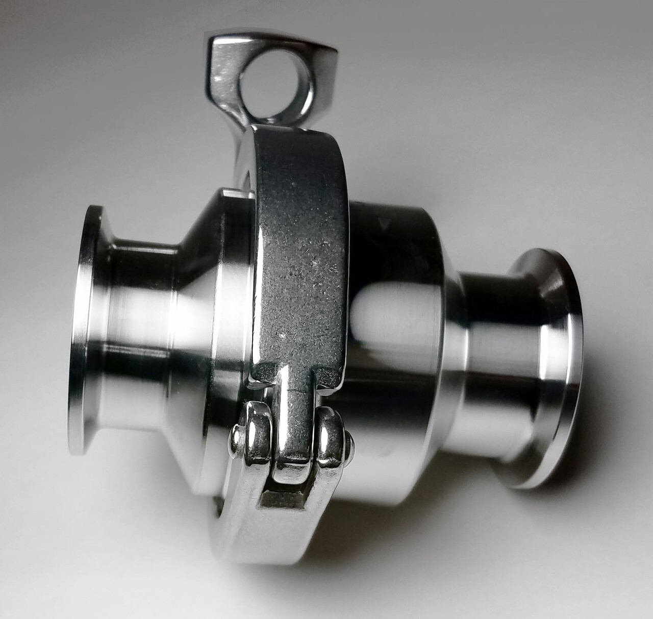 Tri-clamp connection